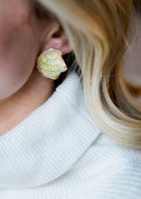 Load image into Gallery viewer, The Statement Oyster ™ Earring