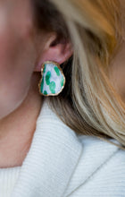 Load image into Gallery viewer, The Statement Oyster ™ Earring