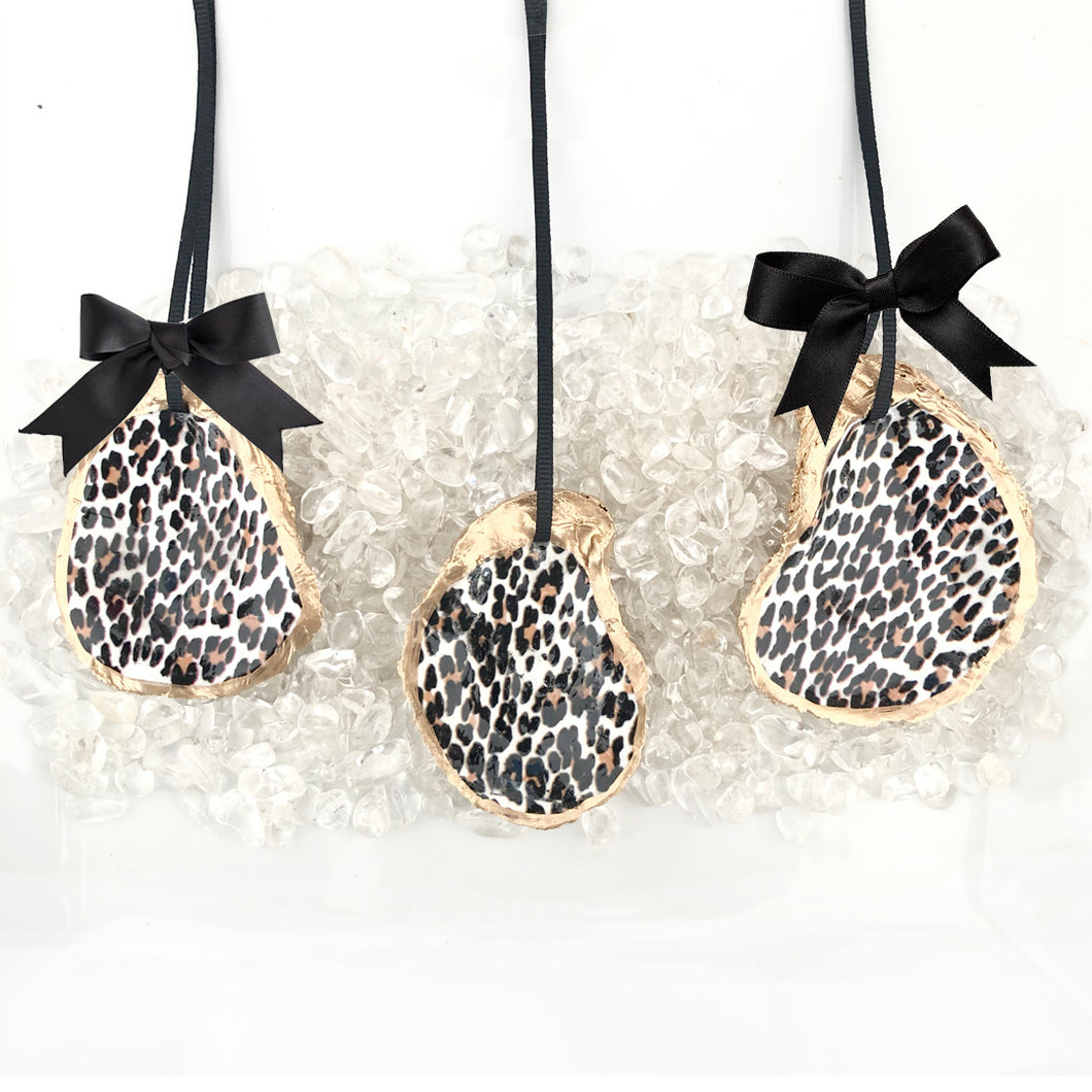 Seeing Spots – Oyster Ornament